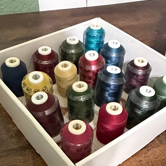 Thimbleberries Limited Edition Thread Collection 16 Spools - Picture 10 of 10